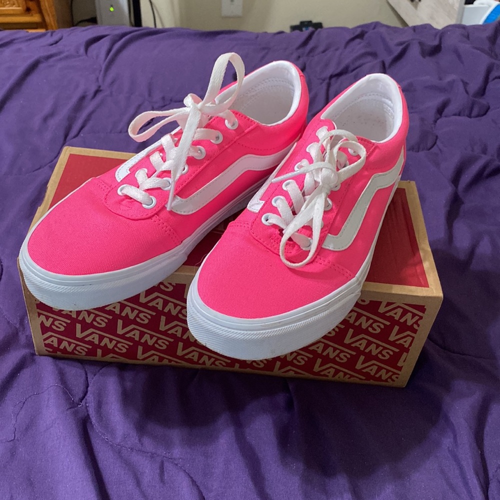 Old Skool Hot Pink Vans